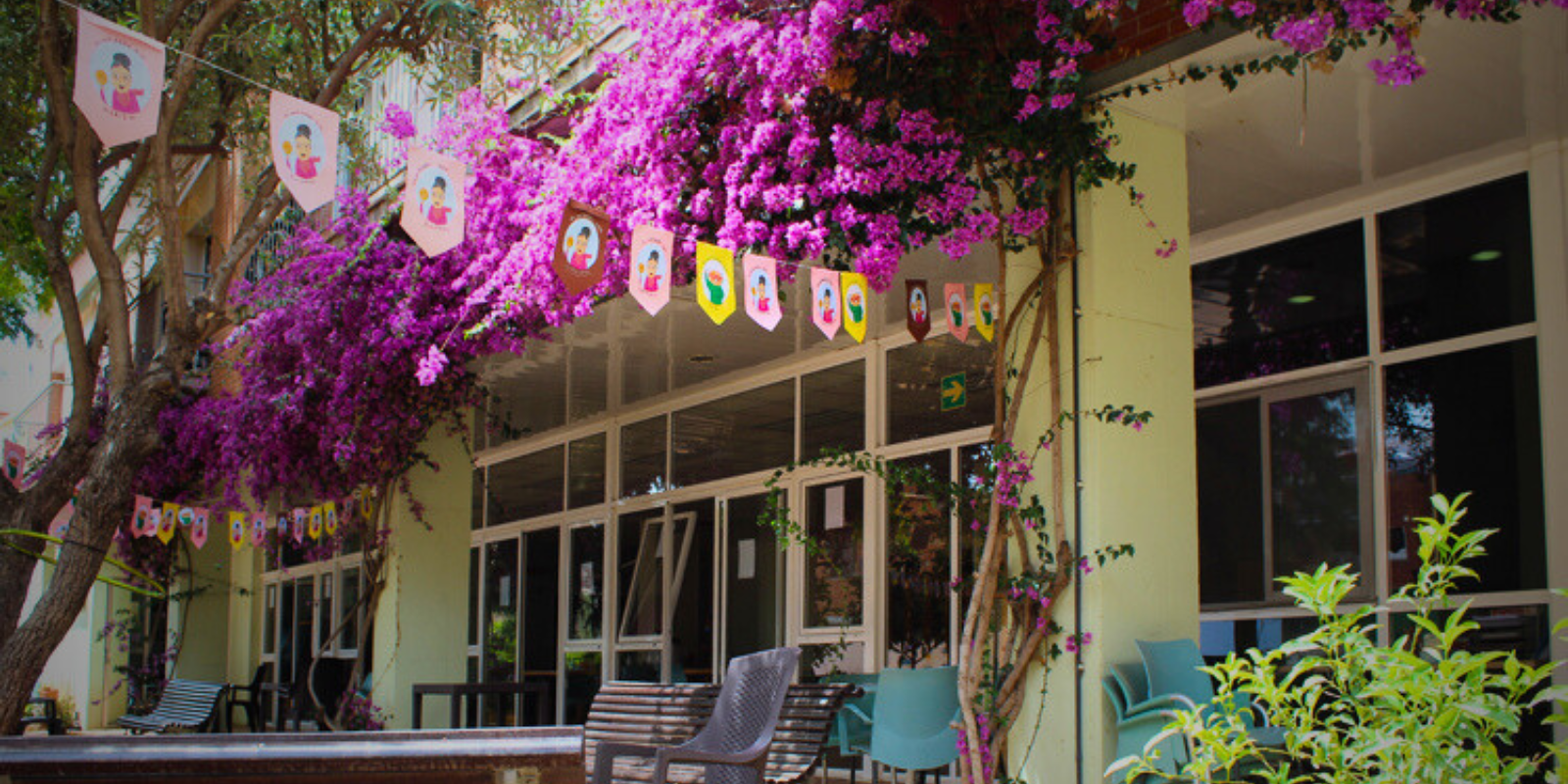 Demanem als tribunals que aturin la licitació de la residència Domènech i Montaner per vulnerar la llei i retallar drets laborals